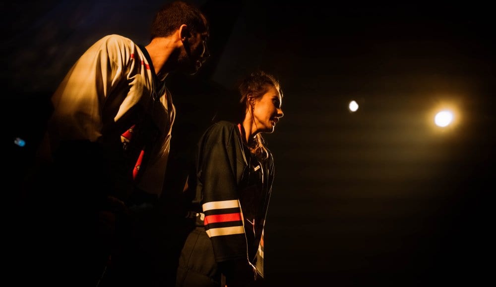 Země mezi mantinely