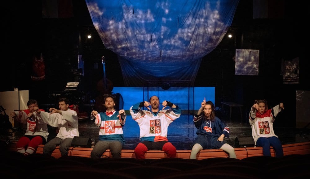 Země mezi mantinely