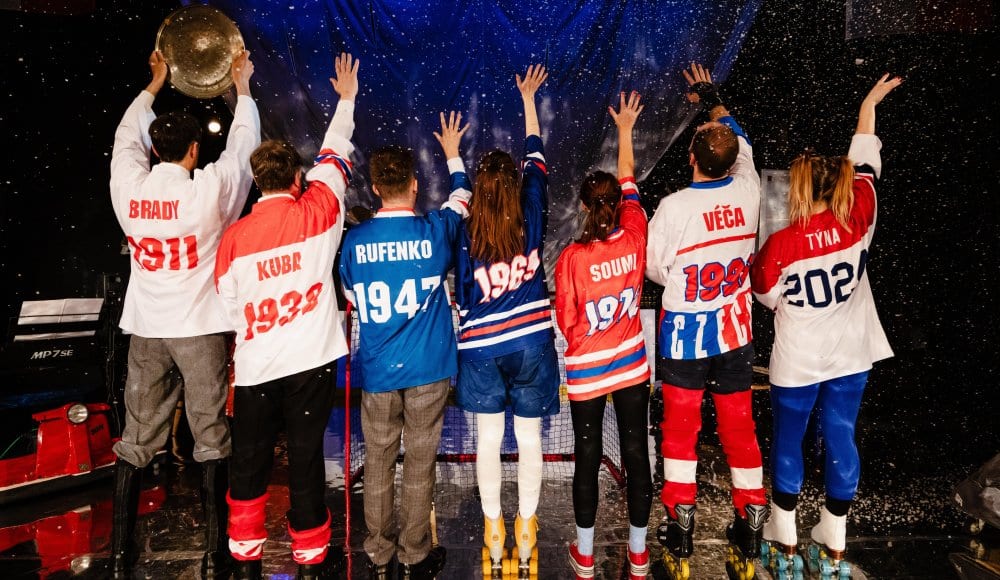 Země mezi mantinely