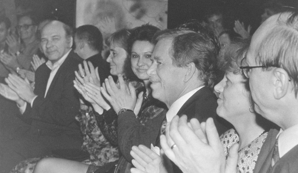 17. listopad v Ypsilonce