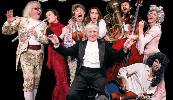 Premiéra inscenace Mejdan s Mozartem aneb Opera má tuhý kořínek se vydařila